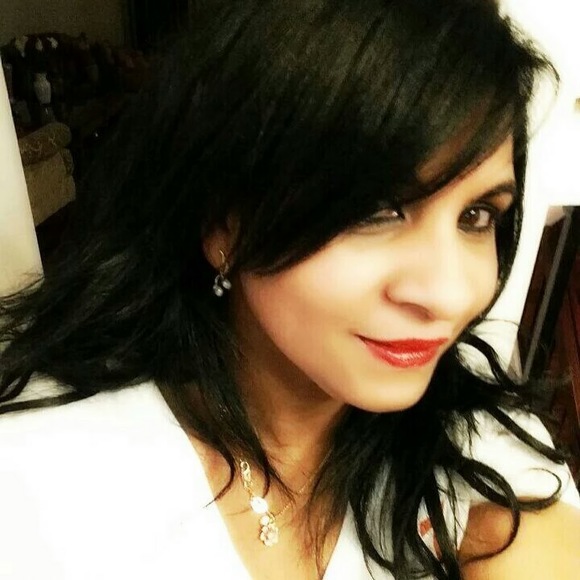 Meet your Posher, Miguela - Picture 1 of 1